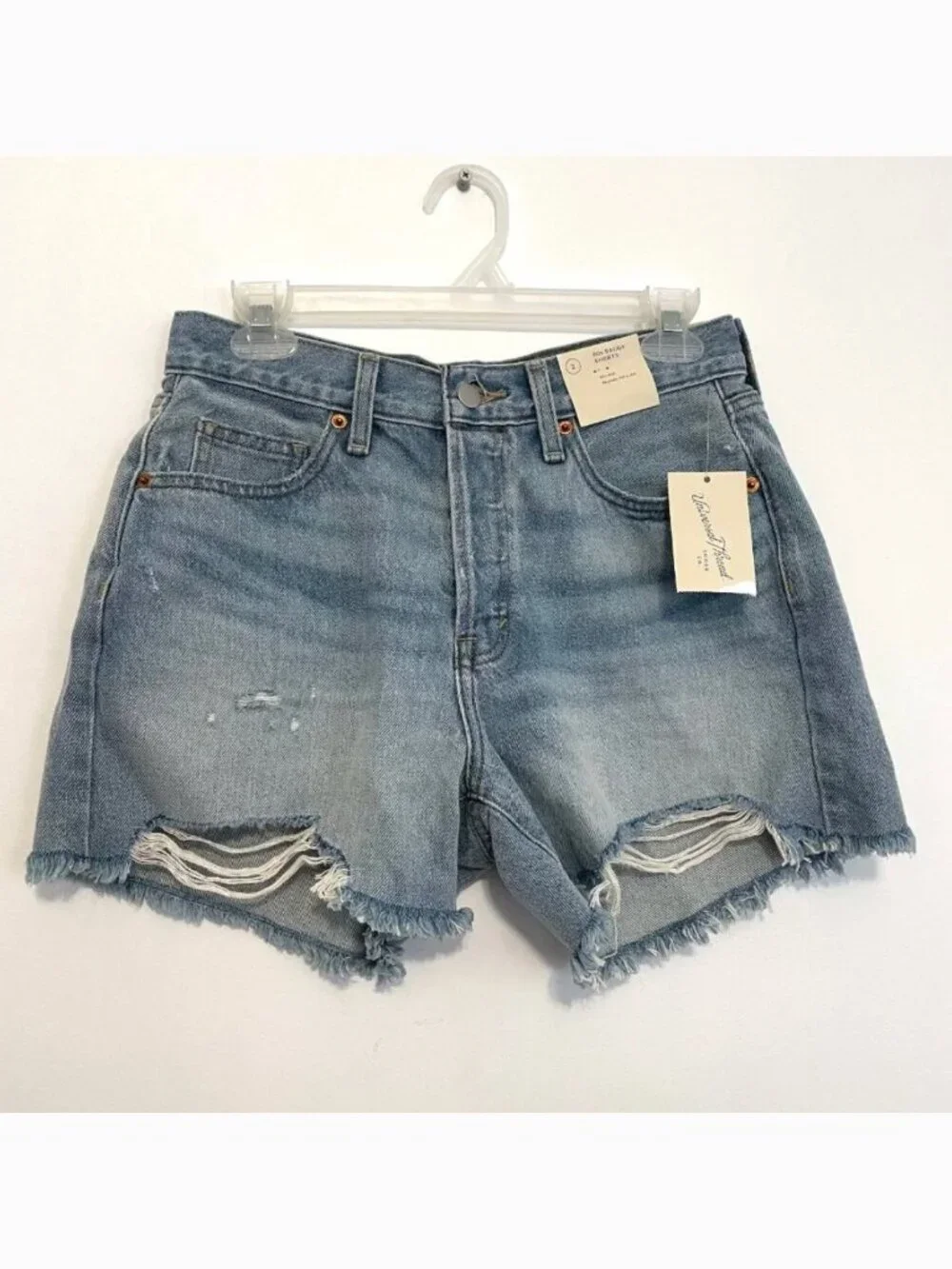 NEW NWT UNIVERSAL THREAD Mid Rise 90's Baggy Denim Shorts Light Wash Raw Hem 2